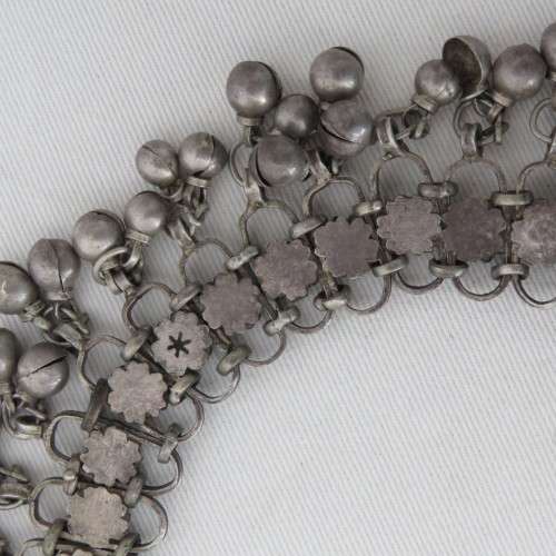 Low Grade silver choker necklace with bells - Weighs 123,5 g