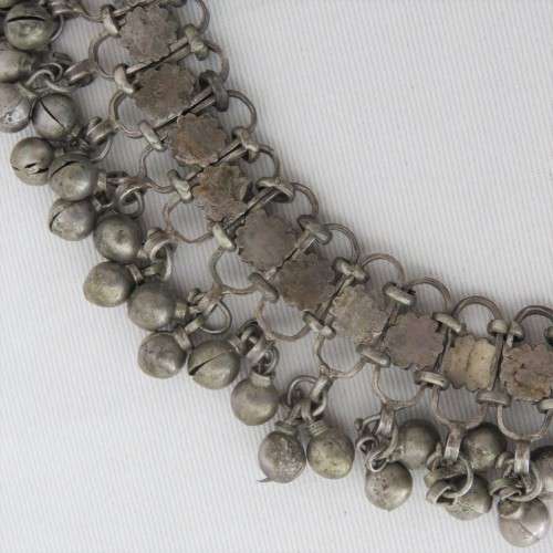 Low Grade silver choker necklace with bells - Weighs 123,5 g