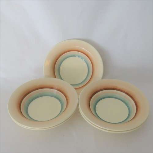 Lot of 5 Susie Cooper dessert bowls - One is chipped under rim