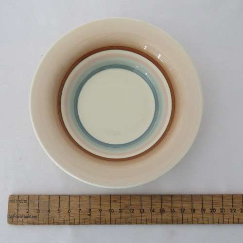 Lot of 5 Susie Cooper dessert bowls - One is chipped under rim