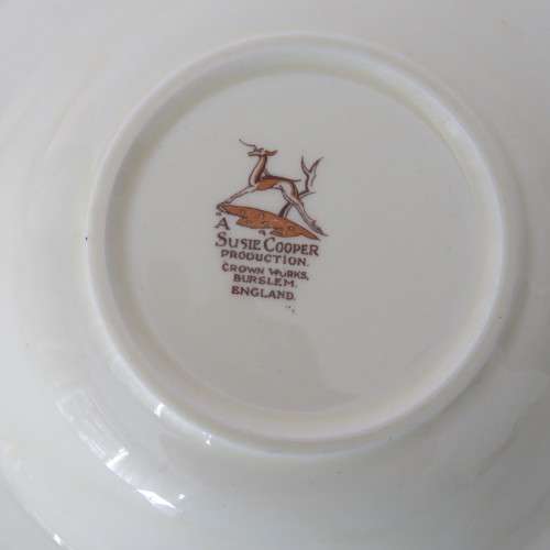 Lot of 5 Susie Cooper dessert bowls - One is chipped under rim
