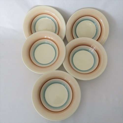 Lot of 5 Susie Cooper dessert bowls - One is chipped under rim