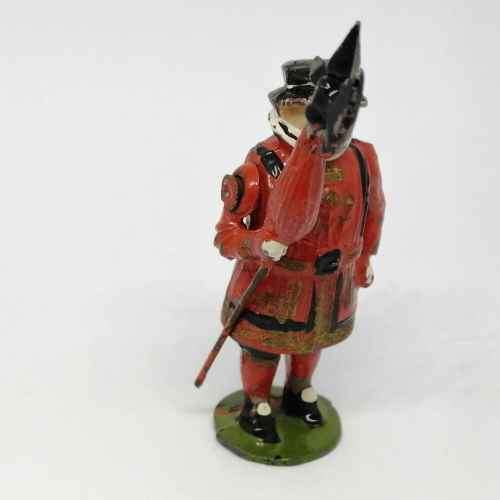 Lot of 3 Vintage british Beefeater guards lead soldiers