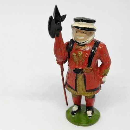 Lot of 3 Vintage british Beefeater guards lead soldiers
