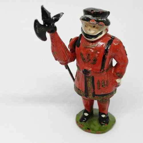 Lot of 3 Vintage british Beefeater guards lead soldiers