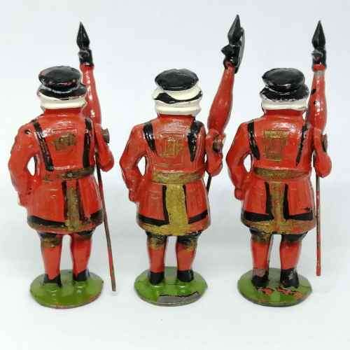 Lot of 3 Vintage british Beefeater guards lead soldiers