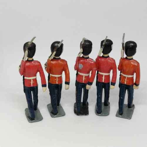Lot of 5 Vintage British foot guards lead soldiers