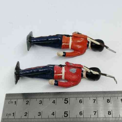 Lot of 5 Vintage British foot guards lead soldiers