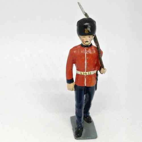 Lot of 3 Vintage British foot guards lead soldiers