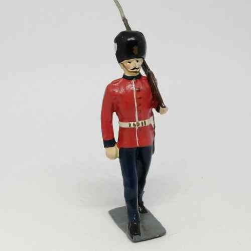 Lot of 3 Vintage British foot guards lead soldiers