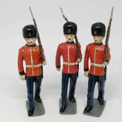 Lot of 3 Vintage British foot guards lead soldiers