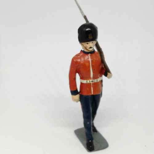 Lot of 3 Vintage British foot guards lead soldiers