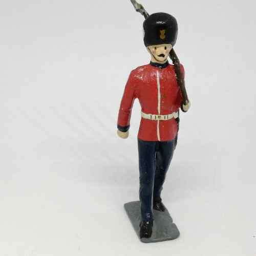 Lot of 3 Vintage British foot guards lead soldiers
