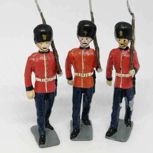 Lot of 3 Vintage British foot guards lead soldiers