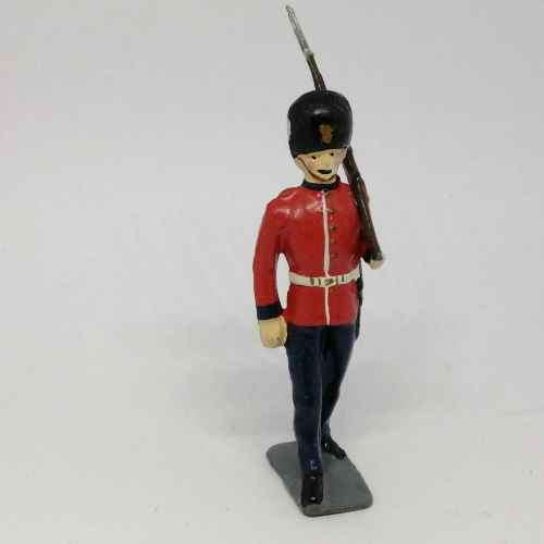 Lot of 3 Vintage British foot guards lead soldiers