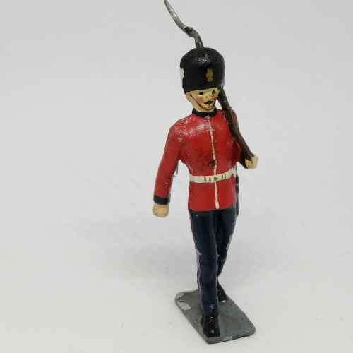 Lot of 3 Vintage British foot guards lead soldiers
