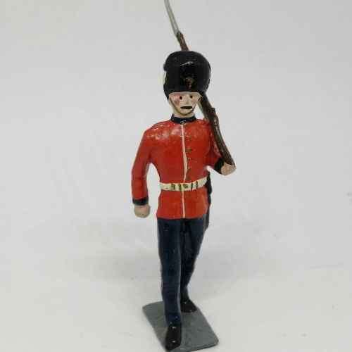 Lot of 3 Vintage British foot guards lead soldiers