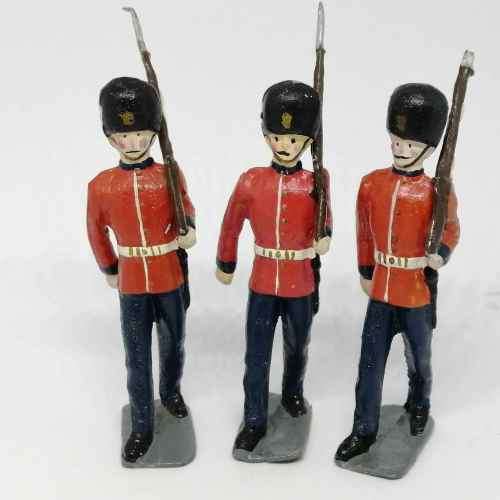 Lot of 3 Vintage British foot guards lead soldiers