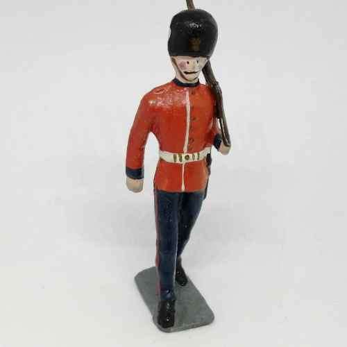 Lot of 3 Vintage British foot guards lead soldiers