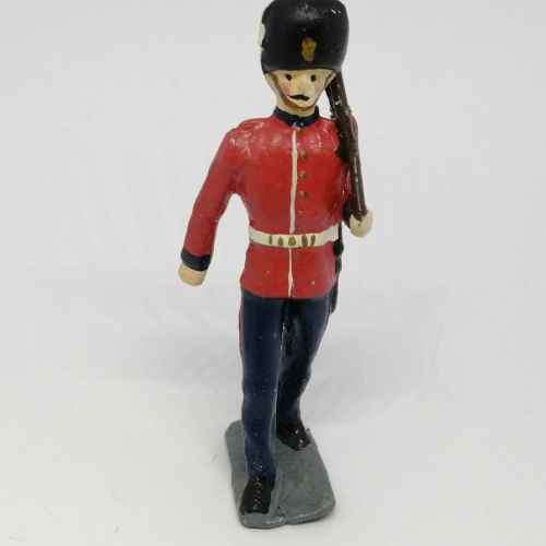 Lot of 3 Vintage British foot guards lead soldiers