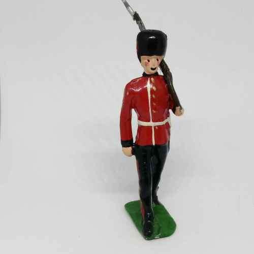Lot of 3 Vintage British foot guards lead soldiers