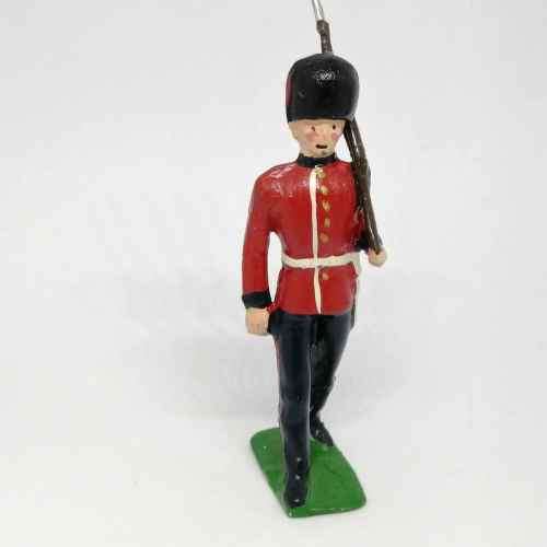 Lot of 3 Vintage British foot guards lead soldiers