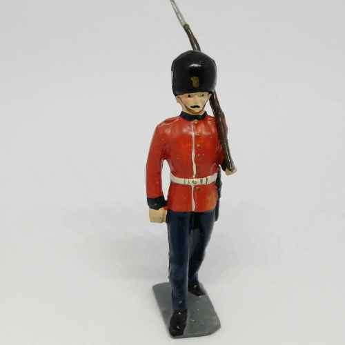 Lot of 3 Vintage British foot guards lead soldiers