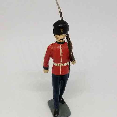 Lot of 3 Vintage British foot guards lead soldiers