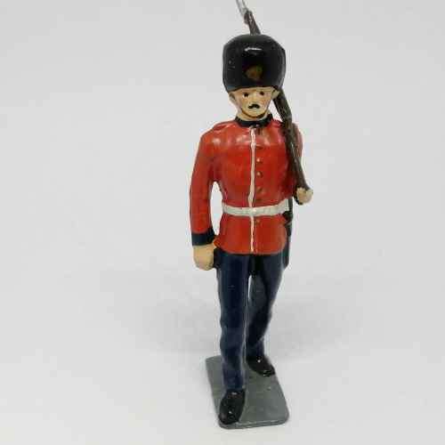 Lot of 3 Vintage British foot guards lead soldiers