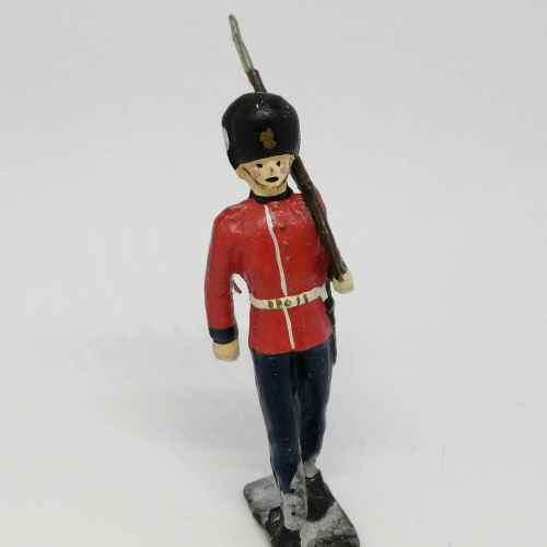Lot of 3 Vintage British foot guards lead soldiers