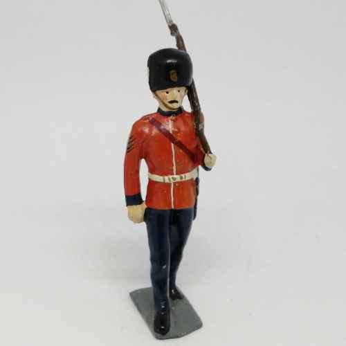 Lot of 3 Vintage British foot guards lead soldiers