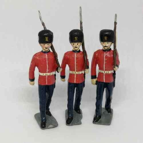 Lot of 3 Vintage British foot guards lead soldiers