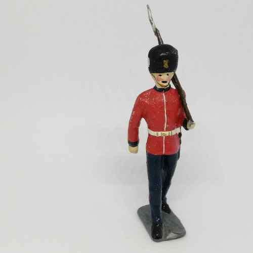 Lot of 3 Vintage British foot guards lead soldiers