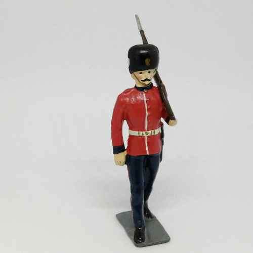 Lot of 3 Vintage British foot guards lead soldiers