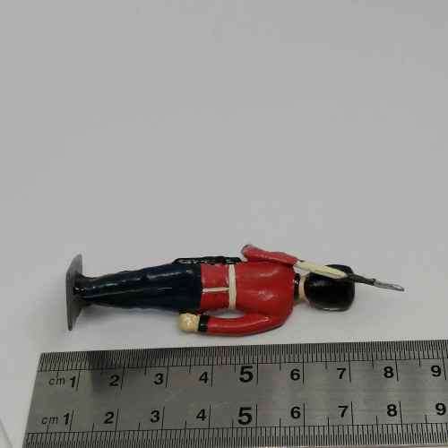 Lot of 3 Vintage British foot guards lead soldiers