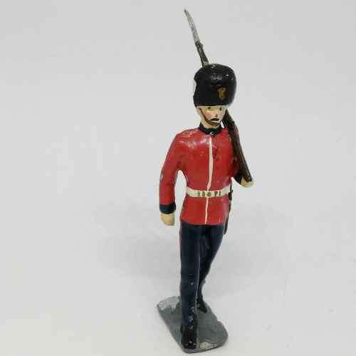 Lot of 3 Vintage British foot guards lead soldiers