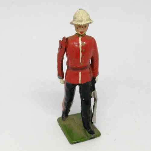 Lot of 3 vintage lead soldiers - Britains Ltd