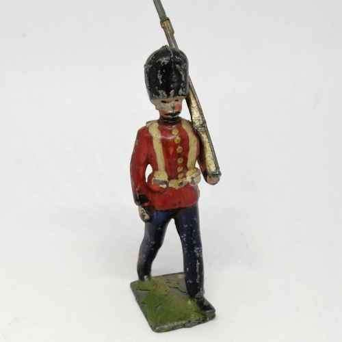 Lot of 3 vintage lead soldiers - Britains Ltd