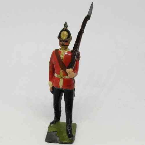 Lot of 3 vintage lead soldiers - Britains Ltd