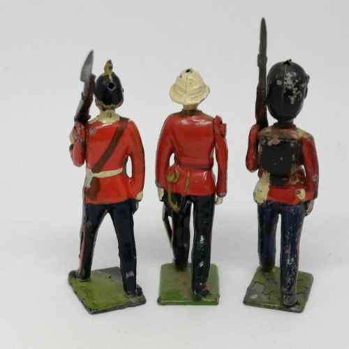 Lot of 3 vintage lead soldiers - Britains Ltd
