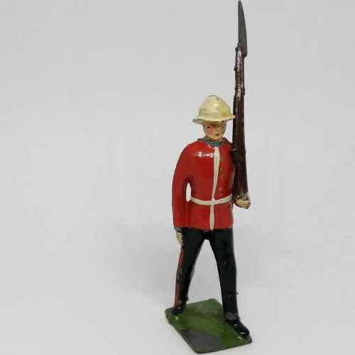 Lot of 3 vintage lead soldiers - Britains Ltd