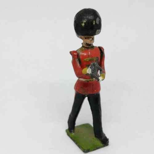 Lot of 3 vintage lead soldiers - Britains Ltd
