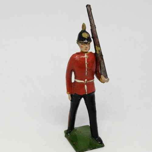 Lot of 3 vintage lead soldiers - Britains Ltd