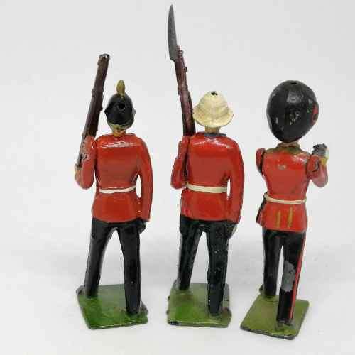 Lot of 3 vintage lead soldiers - Britains Ltd