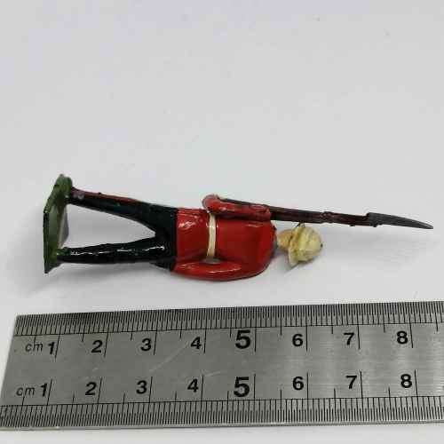 Lot of 3 vintage lead soldiers - Britains Ltd