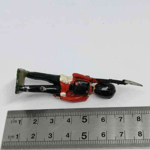 Lot of 3 Vintage Royal Welch fusiliers lead soldiers - Britains Ltd