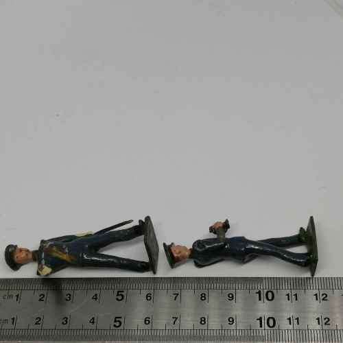 Lot of 5 Vintage lead soldiers - Britains Ltd