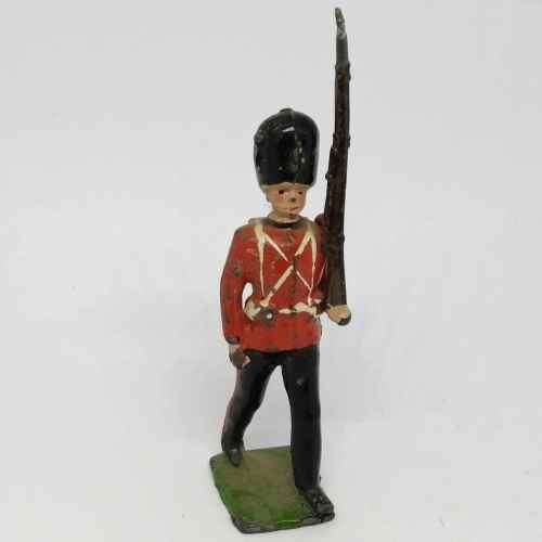 Lot of 3 Vintage Royal Welch Fusiliers lead soldiers - Britains Ltd