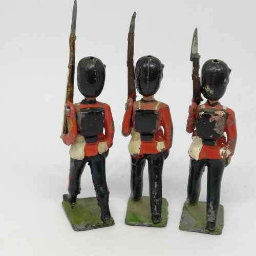 Lot of 3 Vintage Royal Welch Fusiliers lead soldiers - Britains Ltd