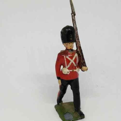 Lot of 3 Vintage Royal Welch Fusiliers lead soldiers - Britains Ltd